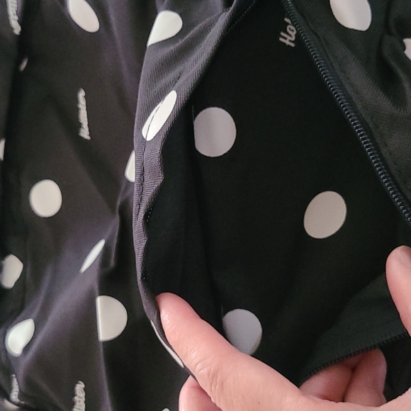 Hollister Polka-dot Simple Backpack - Picture 4 of 12